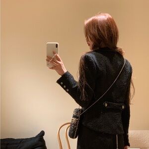 Elegant Retro Black Woven Blazer | Cropped High-Low Hem